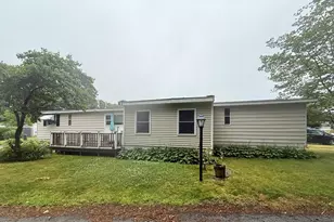 18 Taunton St, Plainville, MA 02762 - Photo 1