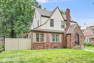 33 Olmsted Dr, Springfield, MA 01108 - Photo 1