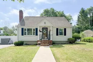 9 Reynolds Rd, Peabody, MA 01960 - Photo 1