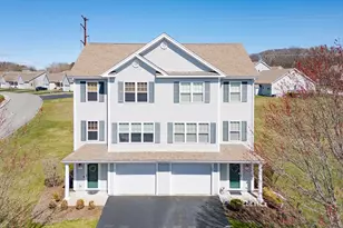 27 Streamview Dr, Cumberland, RI 02864 - Photo 1