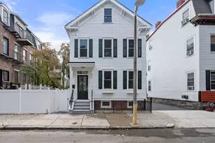 569 E 7th St, Boston, MA 02127 - Photo 1