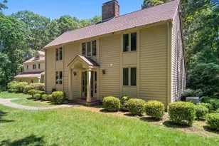 4 Meservey Ln, Lynnfield, MA 01940 - Photo 1