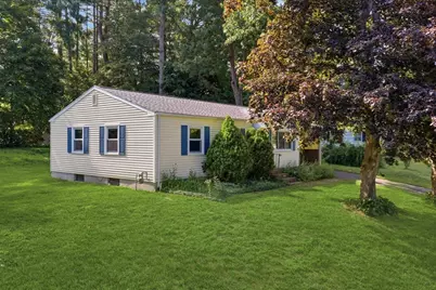 44 Deerfield Dr, Northampton, MA 01062 - Photo 1