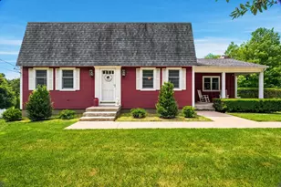 665 Blackstone St, Uxbridge, MA 01569 - Photo 1