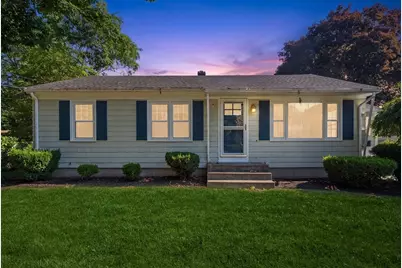 26 Walnut St, Attleboro, MA 02703 - Photo 1
