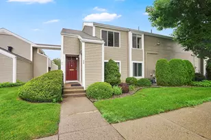 26 Nassau Dr, Springfield, MA 01129 - Photo 1