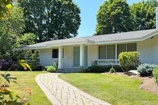 37 Stephen Pl, Newton, MA 02461 - Photo 1