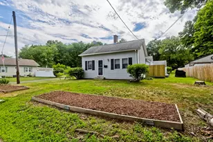 82 Montgomery St, Westfield, MA 01085 - Photo 1