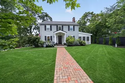 11 Ship St, Hingham, MA 02043 - Photo 1