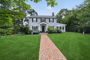 11 Ship St, Hingham, MA 02043 - Photo 1