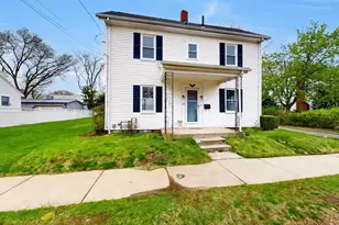 22 Baldwin St, Winchester, MA 01890 - Photo 1