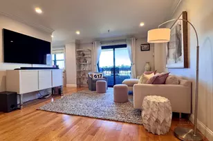 16 Harcourt St, Boston, MA 02116 - Photo 1