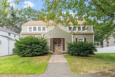 29-31 Rockrimmon Rd #2R, Worcester, MA 01602 - Photo 1