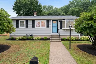 136 Pond St, Rockland, MA 02370 - Photo 1