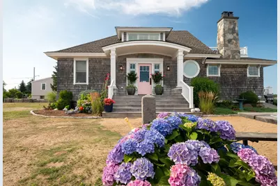 11 Julia St, Newburyport, MA 01950 - Photo 1