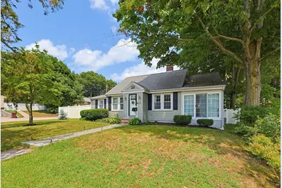 812 East St, Dedham, MA 02026 - Photo 1