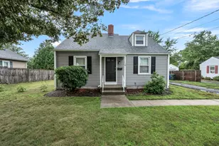 118 Pilgrim Rd, Springfield, MA 01118 - Photo 1
