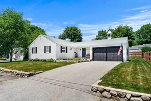 46 Woodcrest Dr, Wakefield, MA 01880 - Photo 1