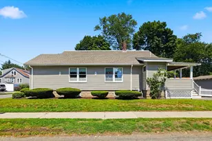 34 Avon St, Saugus, MA 01906 - Photo 1