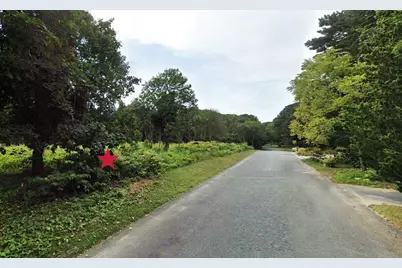 18 Commodore Ln, Falmouth, MA 02536 - Photo 1