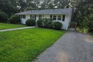 42 Iowa St, Worcester, MA 01602 - Photo 1