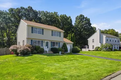 18 Scott Hollow Dr, Holyoke, MA 01040 - Photo 1