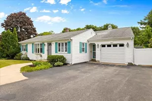 33 Homestead Ln, Falmouth, MA 02540 - Photo 1