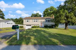 15 Bluejay Ave, Dracut, MA 01826 - Photo 1