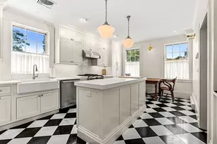 24 Chestnut St, Salem, MA 01970 - Photo 1