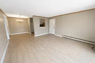 10 Williamsburg Ct, Shrewsbury, MA 01545 - Photo 1