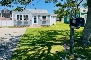 304 Plymouth Ave, Marshfield, MA 02050 - Photo 1