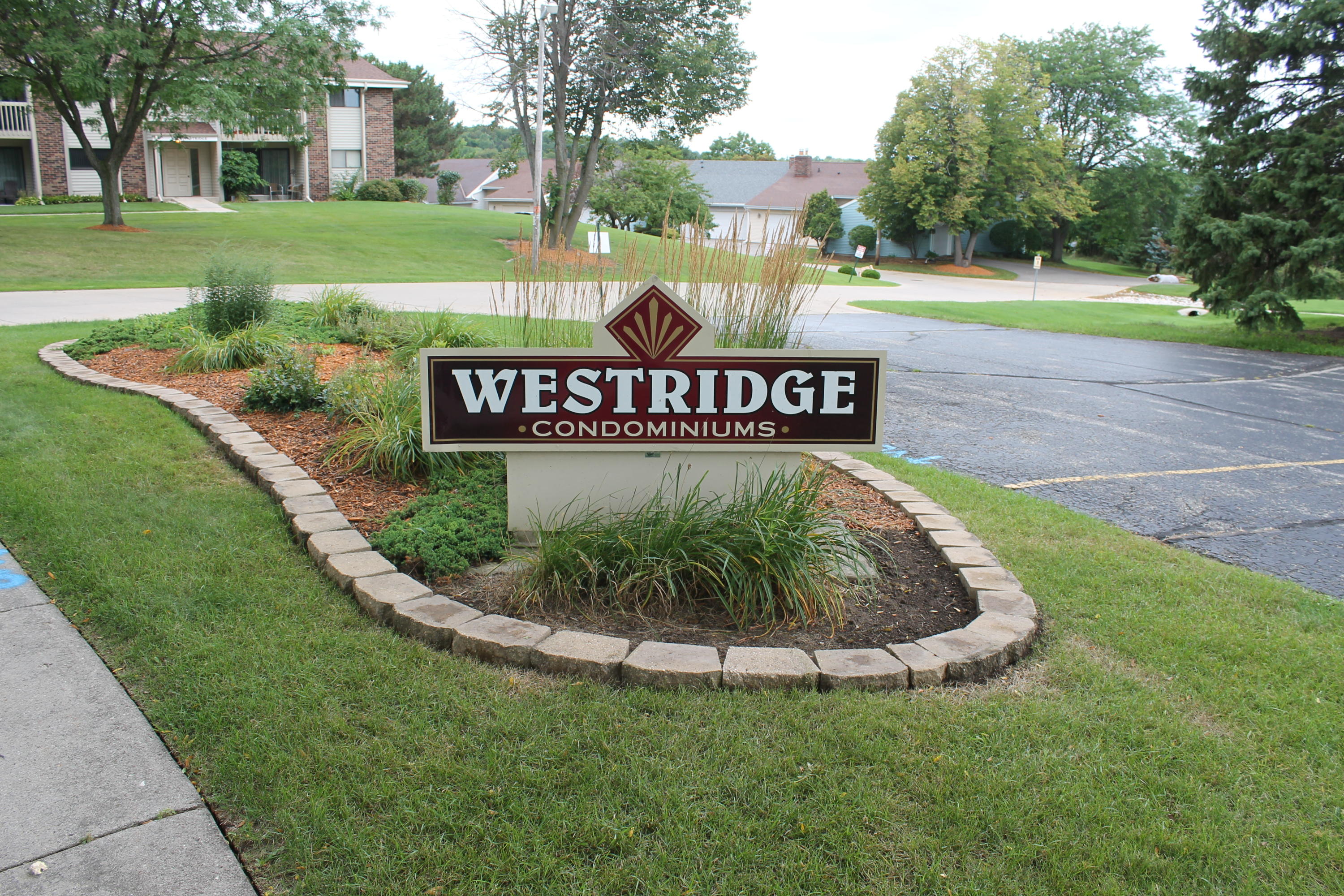 645 Westridge Dr 10 West Bend Wi 53095 Mls 1654587 Coldwell Banker