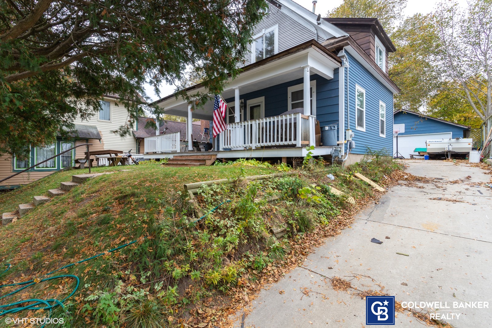 220 N 10th Ave West Bend Wi 53095 Mls 1713573 Coldwell Banker