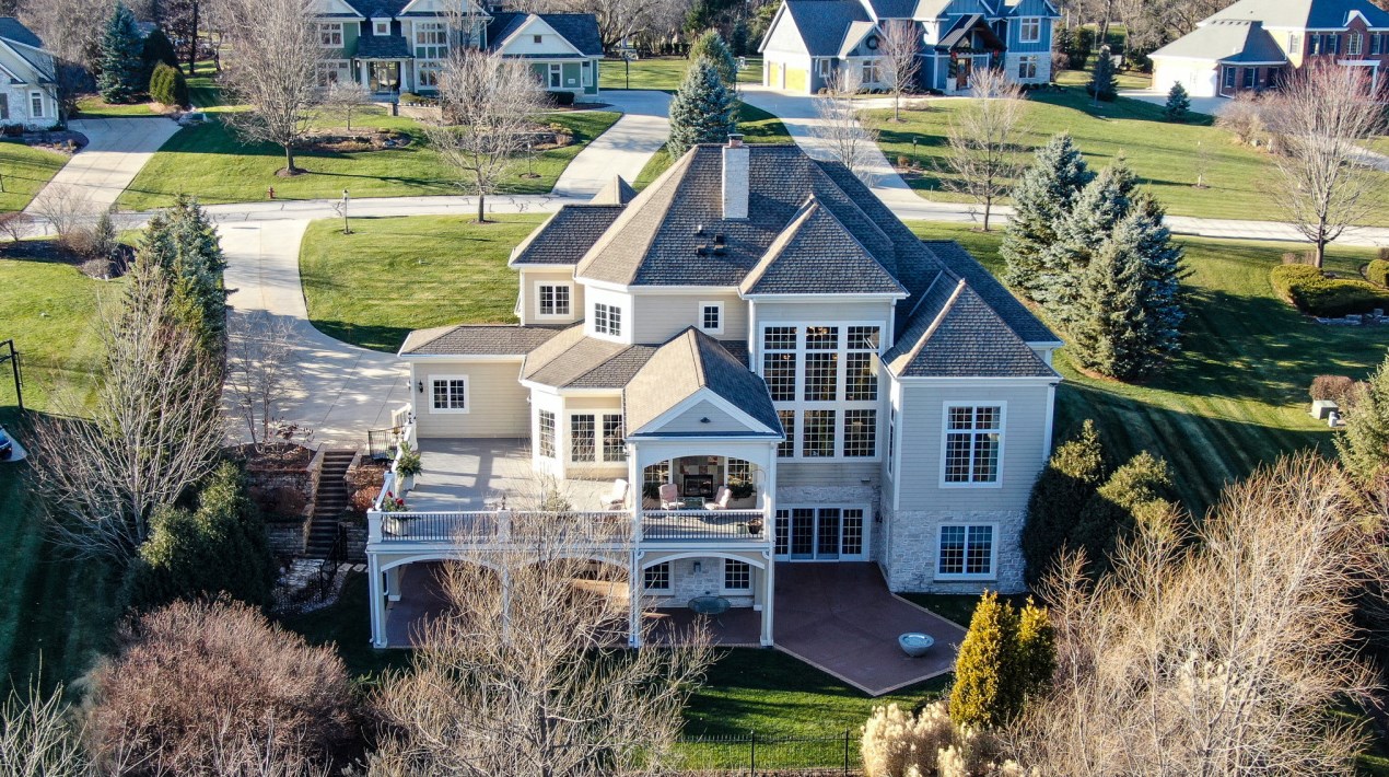385 Legend View Ct, Wales WI  53183 exterior