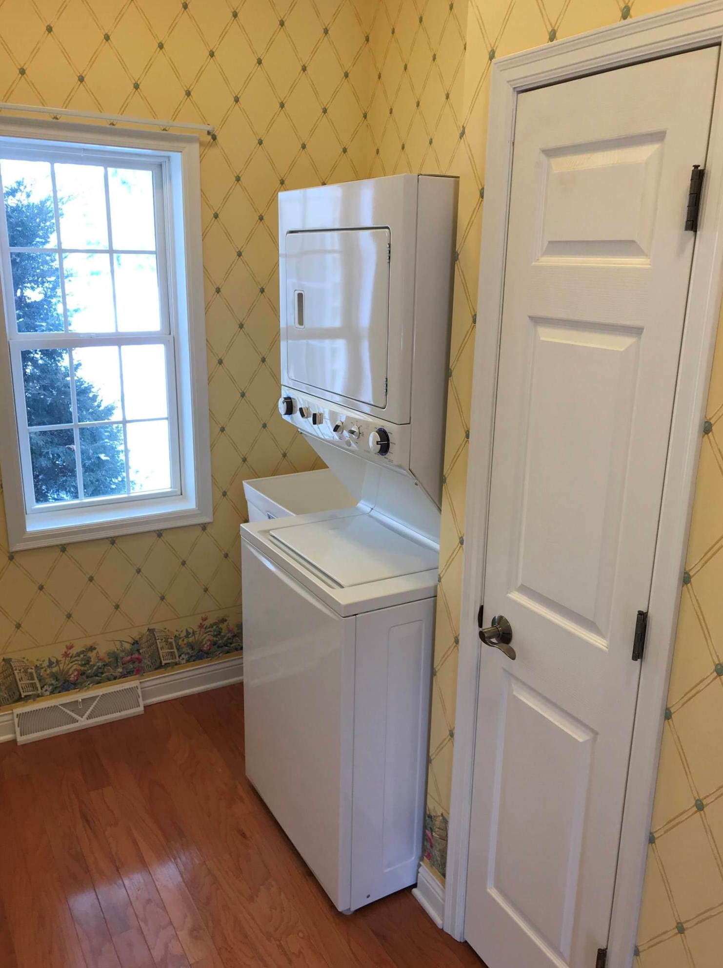 218 Maple Dr, Plymouth WI  53073-4059 exterior