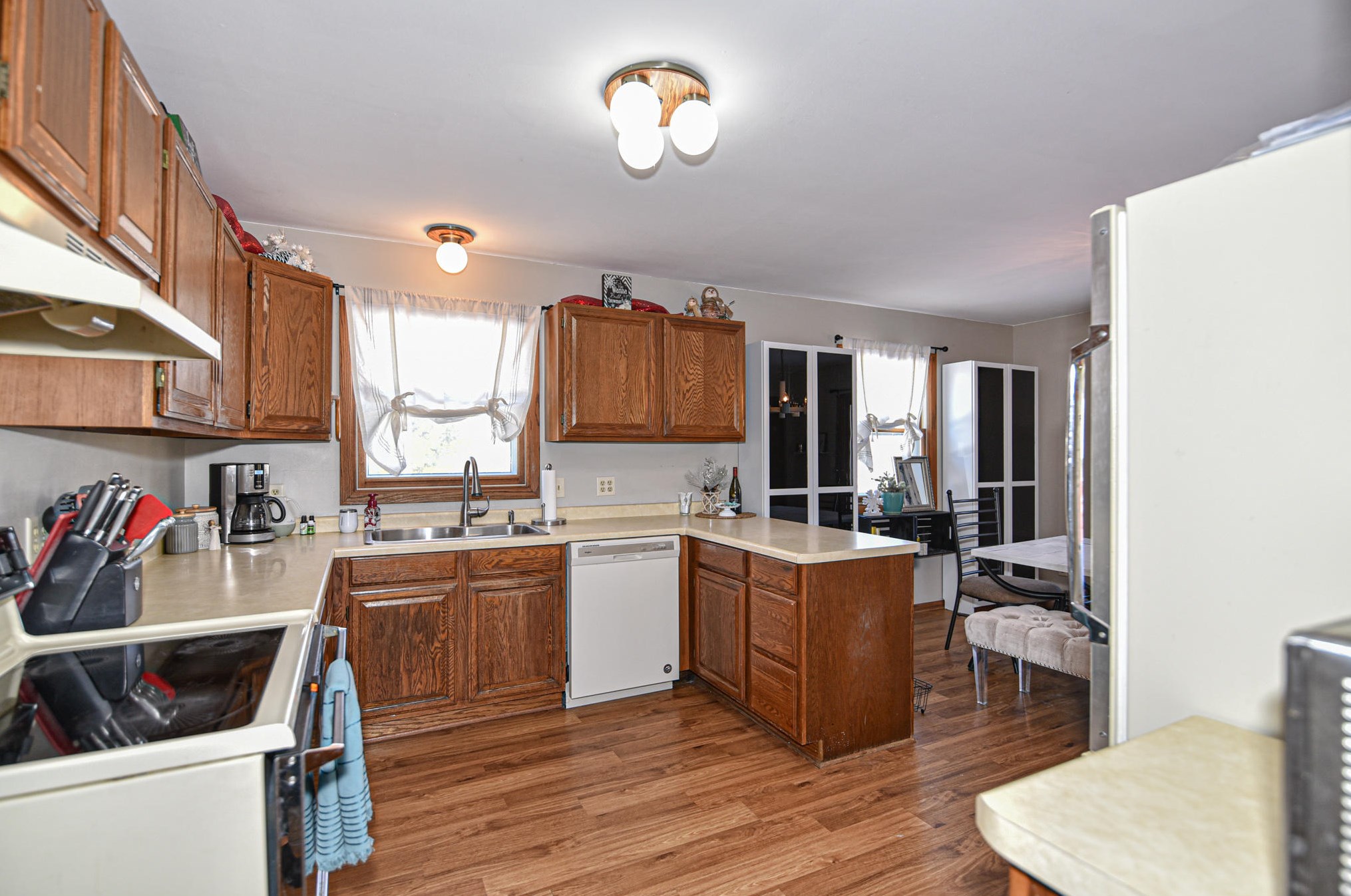 485 Green Meadow Dr, Brookfield WI 53045-3625 exterior