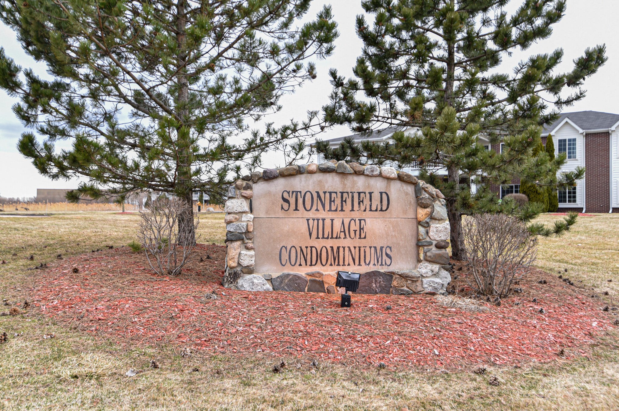 853 Stonefield Dr, Racine WI  53406-6500 exterior