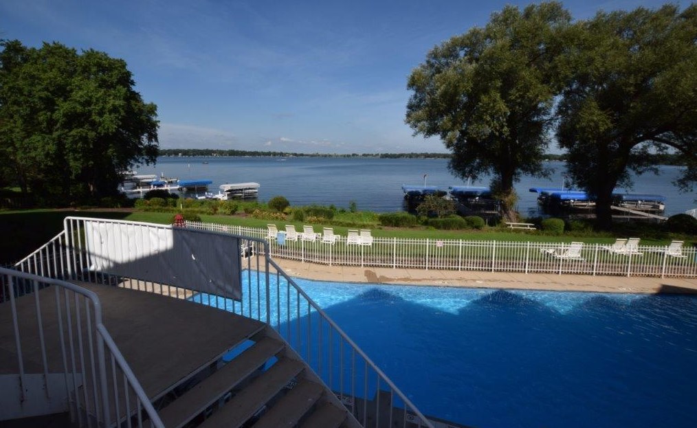 1505 Shore Dr, Delavan WI  53115-3624 exterior