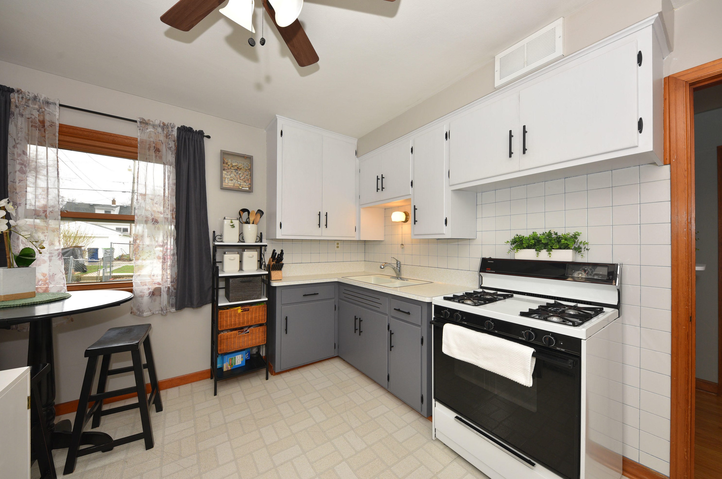 3329 89, Milwaukee WI 53227-4525 exterior