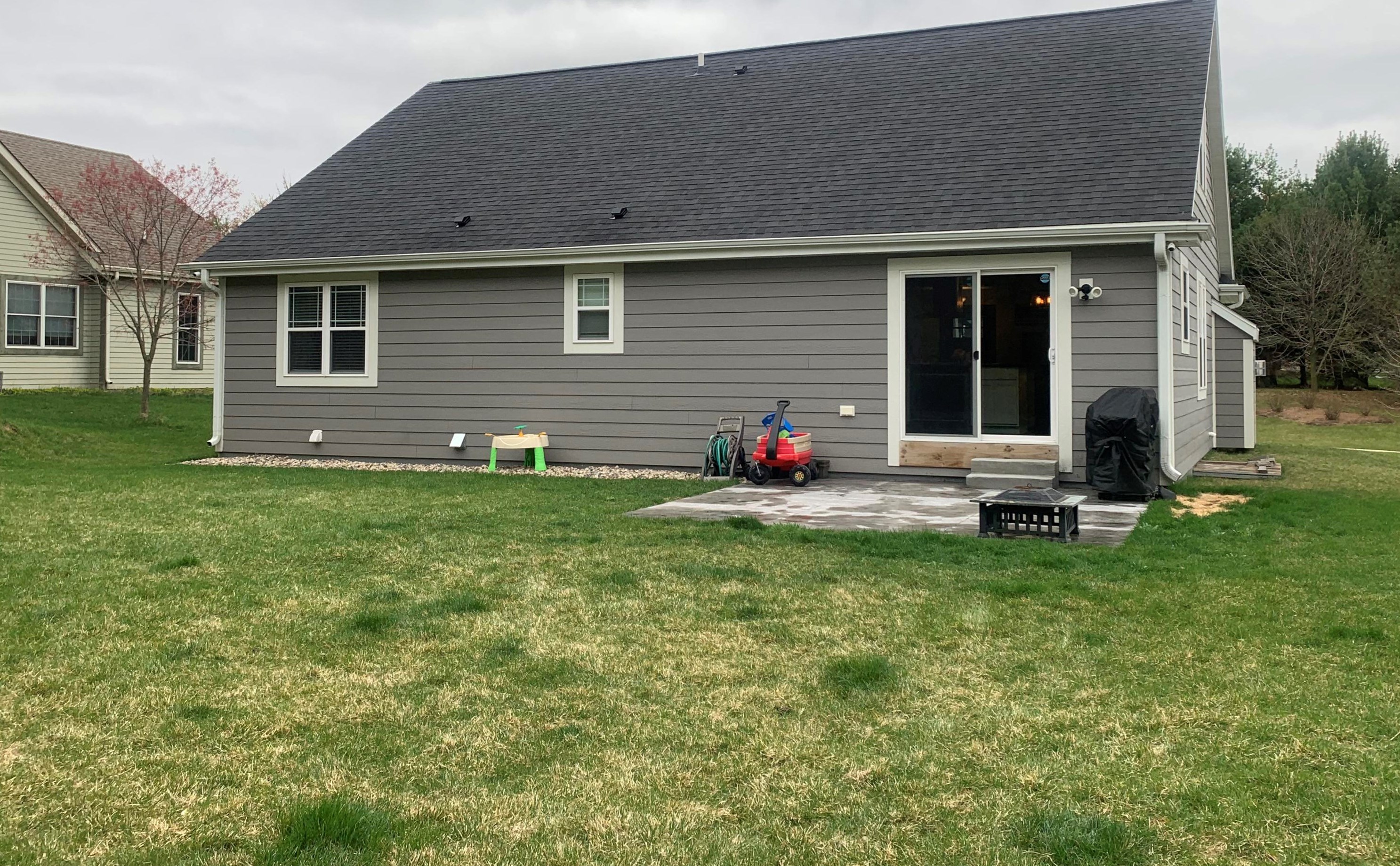 2748 Gateway Ave, Hartford WI  53027-8310 exterior