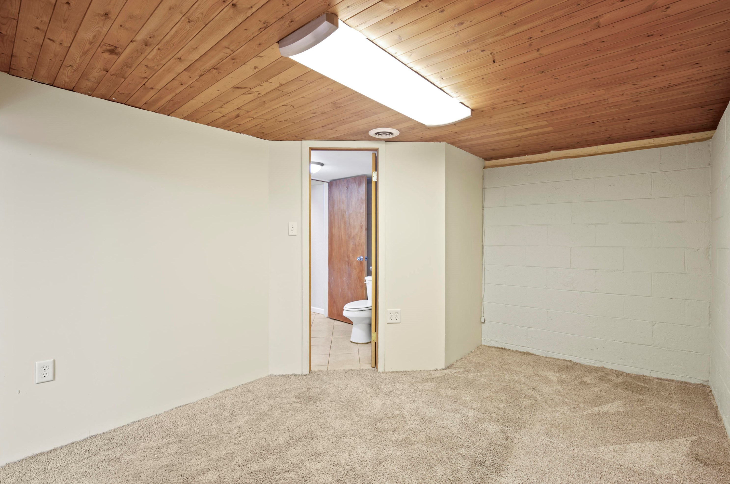 2113 Blaine Ave, Racine WI 53405-4121 exterior