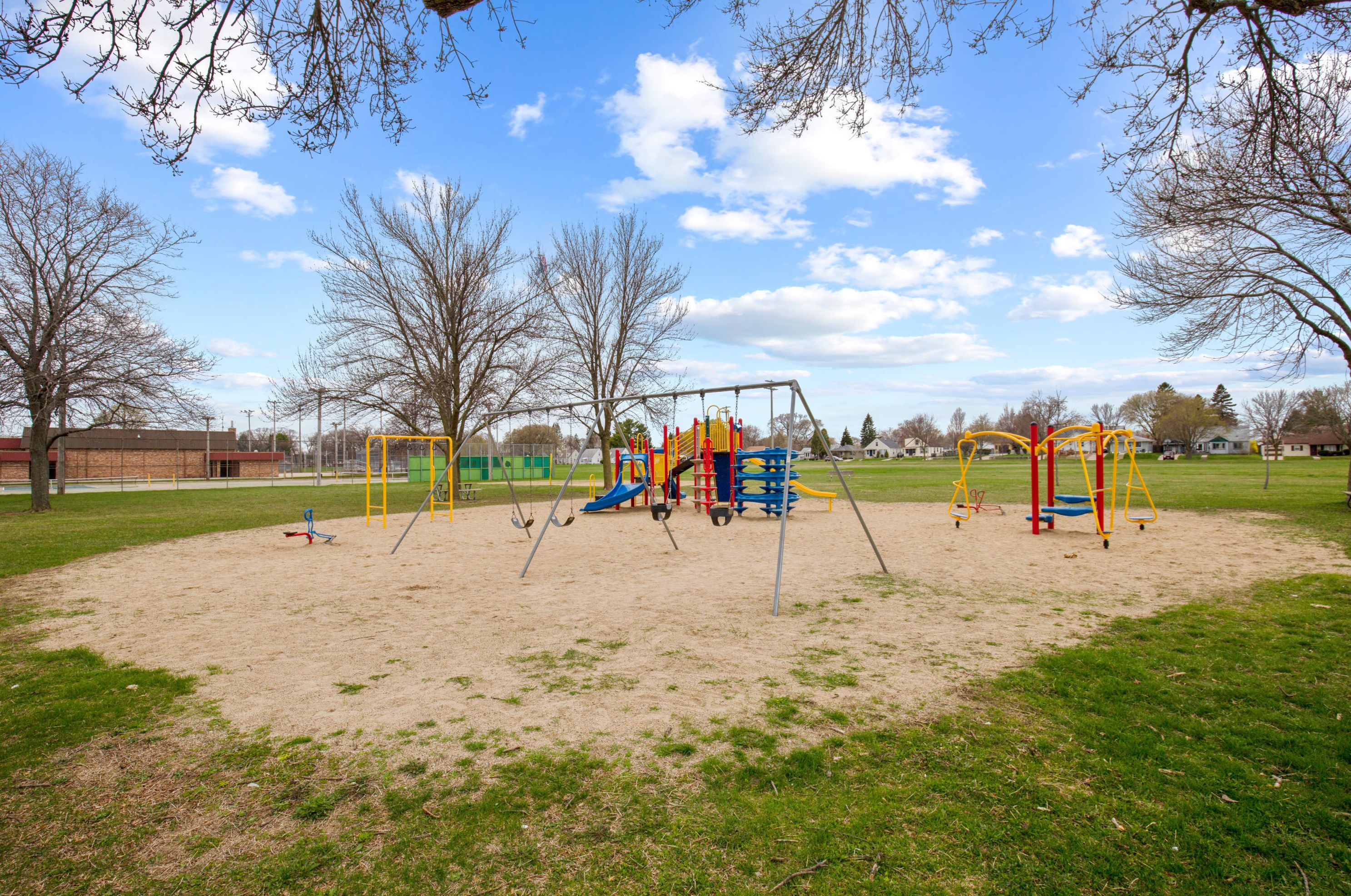 2113 Blaine Ave, Racine WI 53405-4121 exterior