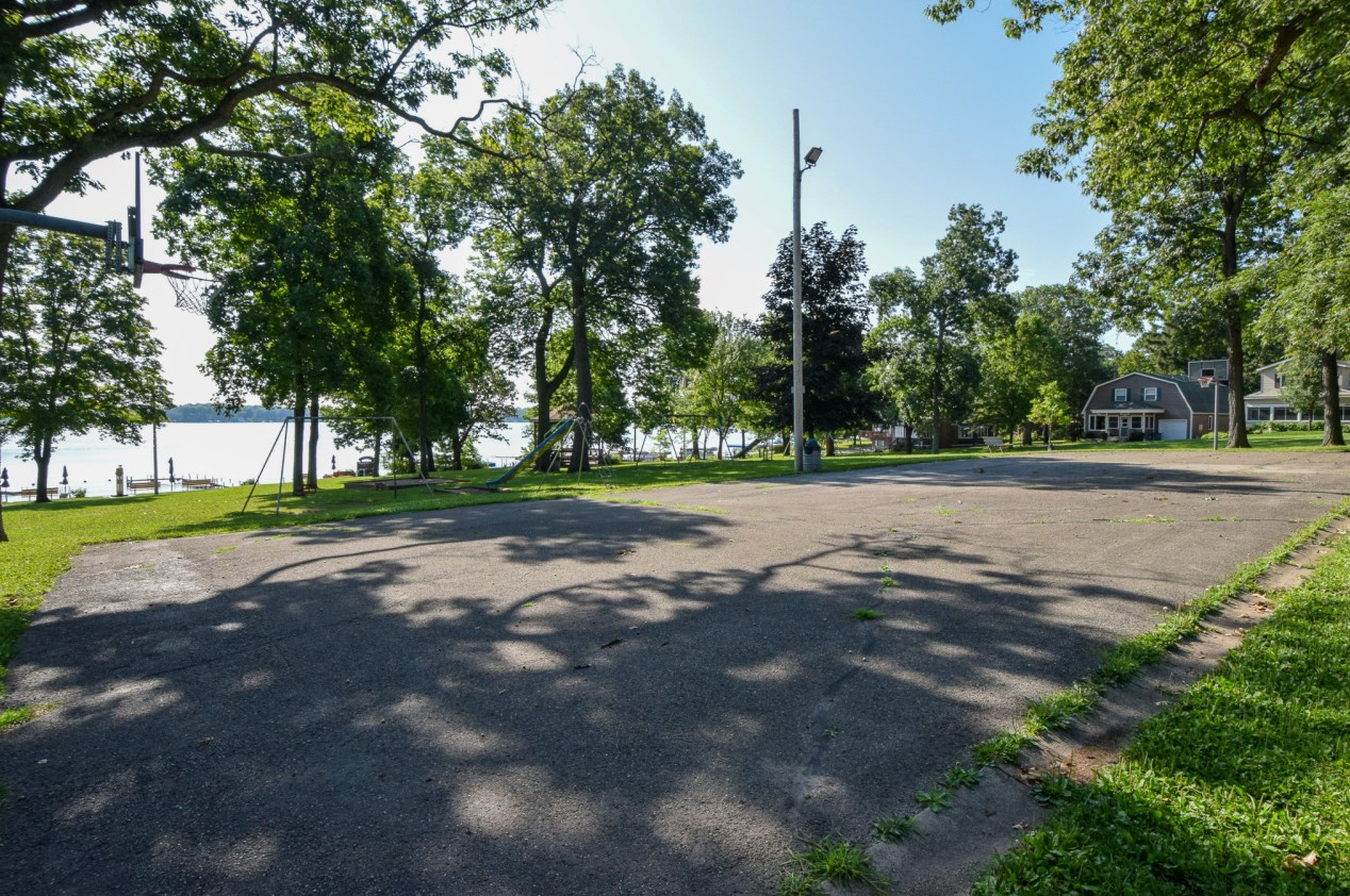 1717 Lincoln Ave, Delavan WI  53115-4010 exterior
