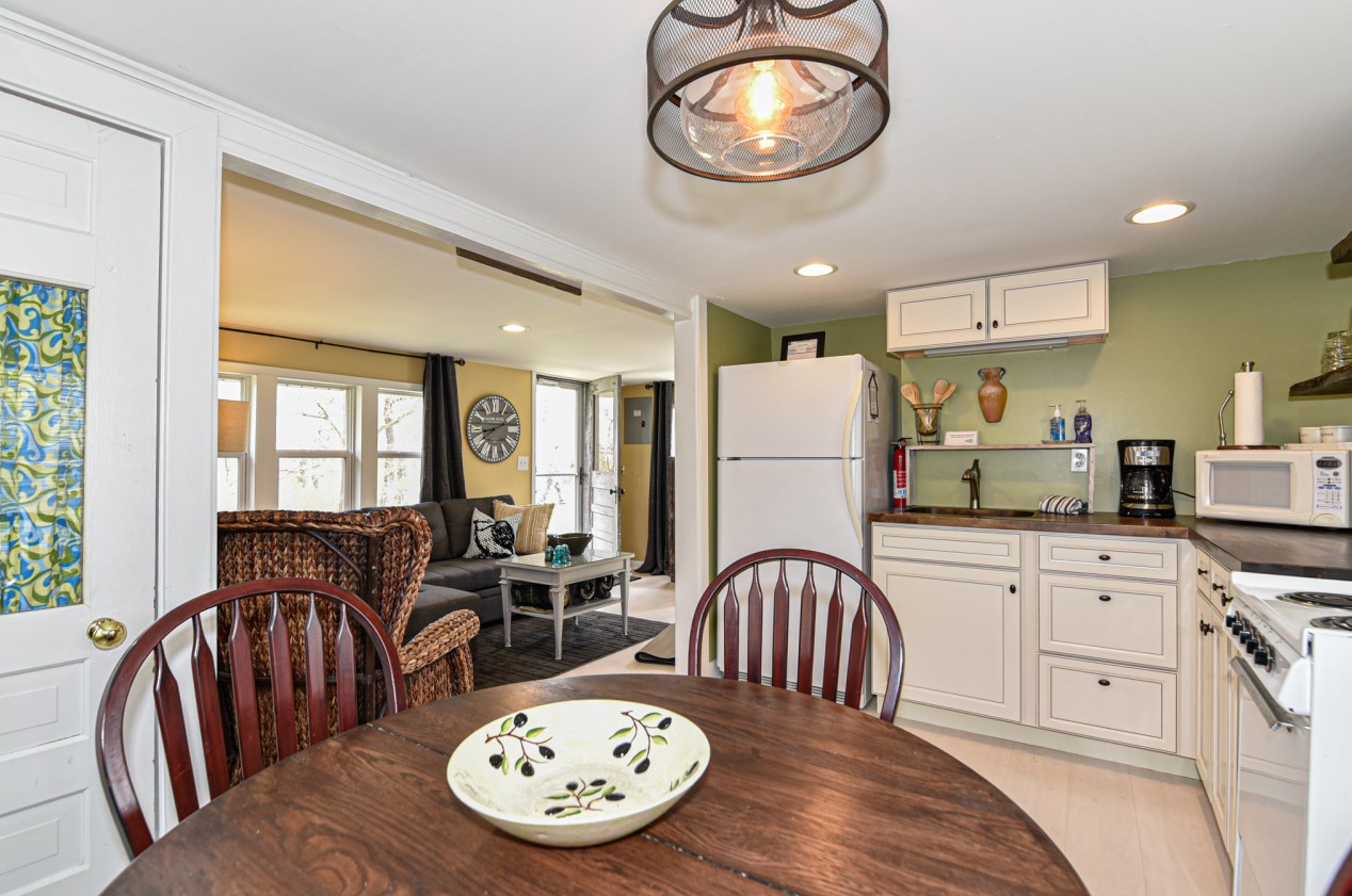 1717 Lincoln Ave, Delavan WI  53115-4010 exterior