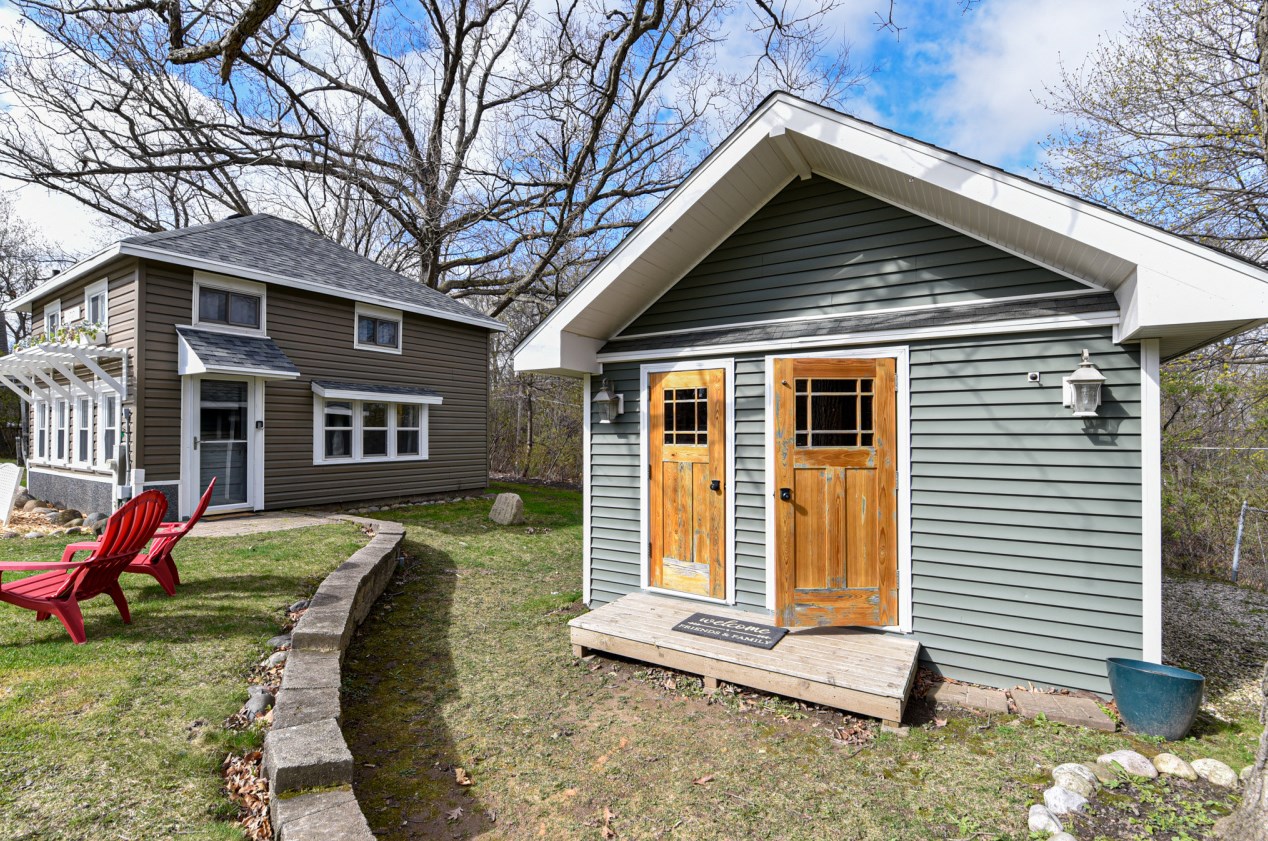 1717 Lincoln Ave, Delavan WI  53115-4010 exterior