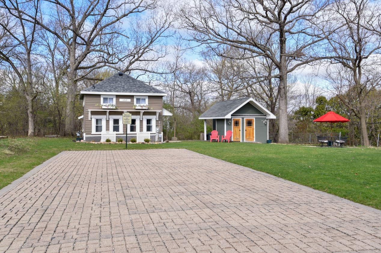 1717 Lincoln Ave, Delavan WI  53115-4010 exterior