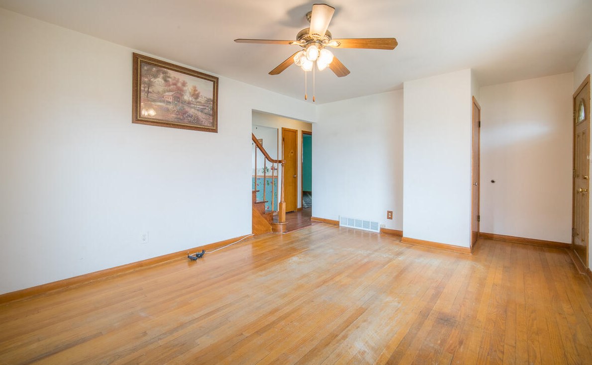 709 Blake Ave, South Milwaukee WI  53172-3827 exterior