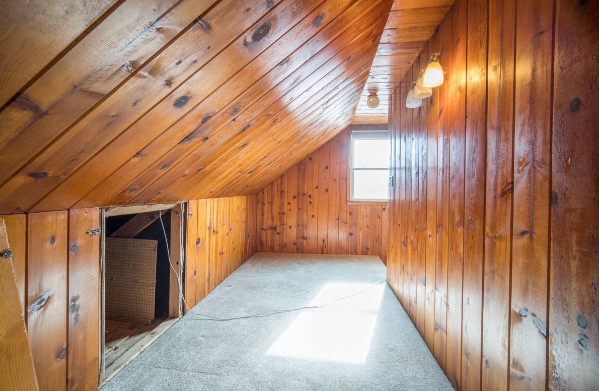 709 Blake Ave, South Milwaukee WI  53172-3827 exterior