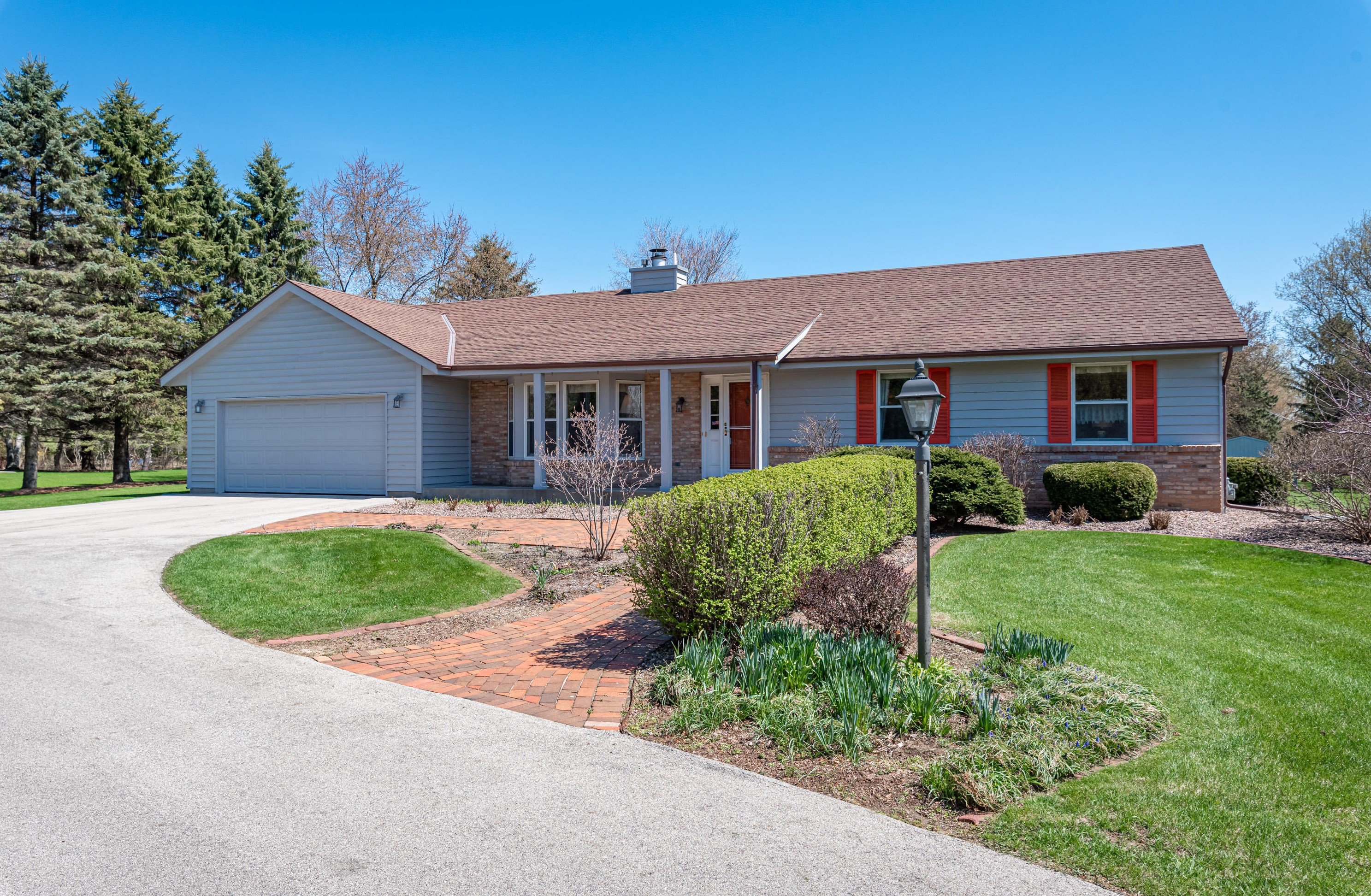 2128 County Rd, Grafton WI  53024-9658 exterior