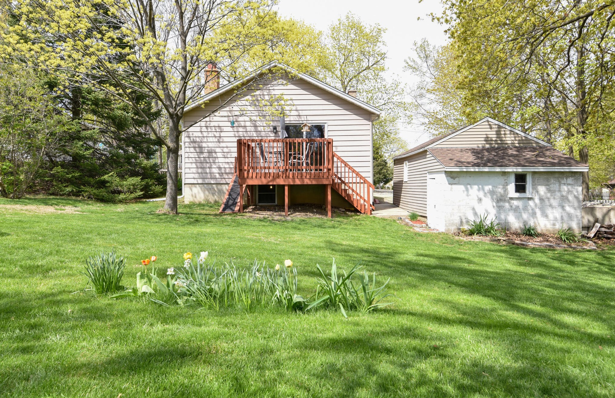30127 Moccasin Dr, Lyons WI  53105-9466 exterior